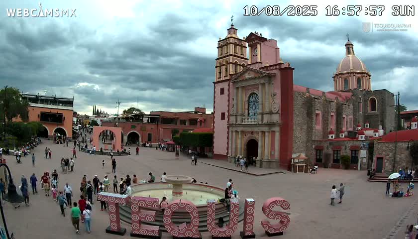 Tequisquiapan, Plaza Miguel Hidalgo & Parish St. Mary of the Assumption Live Cam - Tequisquiapan, Queretaro, Mexico