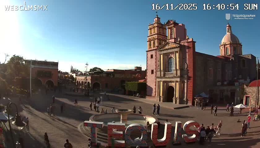Tequisquiapan, Plaza Miguel Hidalgo & Parish St. Mary of the Assumption Live Cam - Tequisquiapan, Queretaro, Mexico