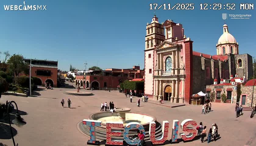Tequisquiapan, Plaza Miguel Hidalgo & Parish St. Mary of the Assumption Live Cam - Tequisquiapan, Queretaro, Mexico