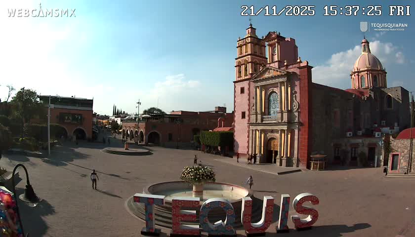 Tequisquiapan, Plaza Miguel Hidalgo & Parish St. Mary of the Assumption Live Cam - Tequisquiapan, Queretaro, Mexico