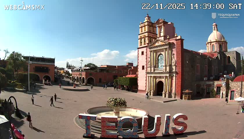 Tequisquiapan, Plaza Miguel Hidalgo & Parish St. Mary of the Assumption Live Cam - Tequisquiapan, Queretaro, Mexico