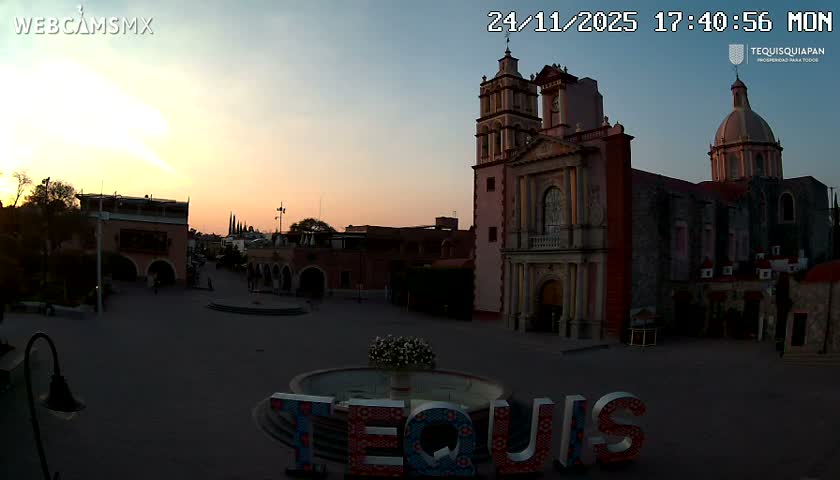 Tequisquiapan, Plaza Miguel Hidalgo & Parish St. Mary of the Assumption Live Cam - Tequisquiapan, Queretaro, Mexico