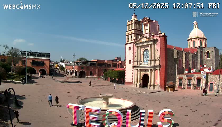 Tequisquiapan, Plaza Miguel Hidalgo & Parish St. Mary of the Assumption Live Cam - Tequisquiapan, Queretaro, Mexico