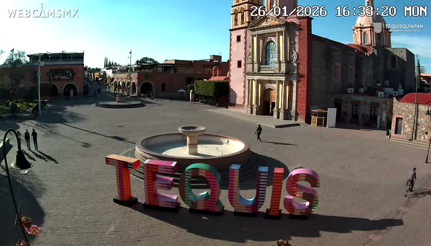 Tequisquiapan, Plaza Miguel Hidalgo & Parish St. Mary of the Assumption Live Cam - Tequisquiapan, Queretaro, Mexico