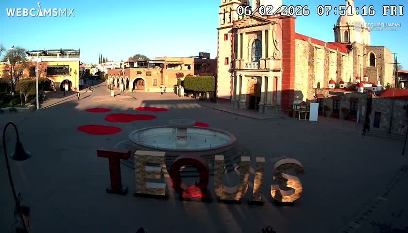 Tequisquiapan, Plaza Miguel Hidalgo & Parish St. Mary of the Assumption Live Cam - Tequisquiapan, Queretaro, Mexico