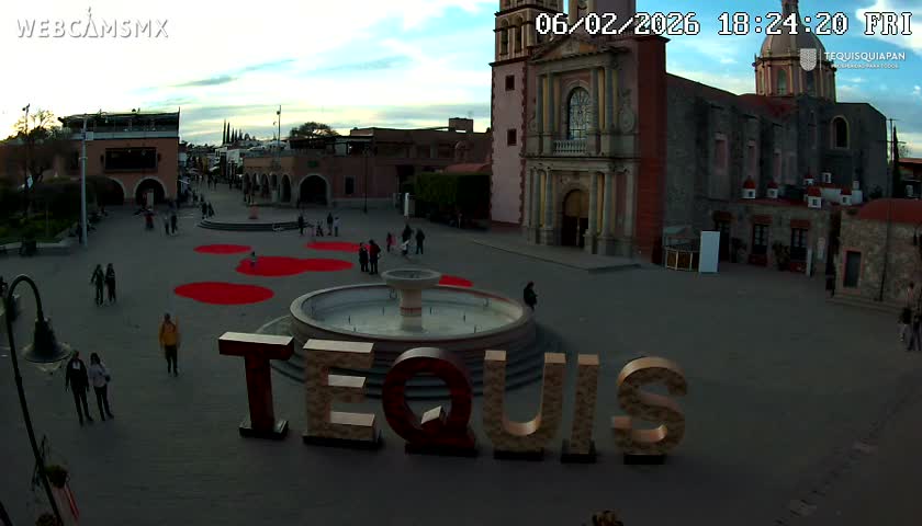 Tequisquiapan, Plaza Miguel Hidalgo & Parish St. Mary of the Assumption Live Cam - Tequisquiapan, Queretaro, Mexico