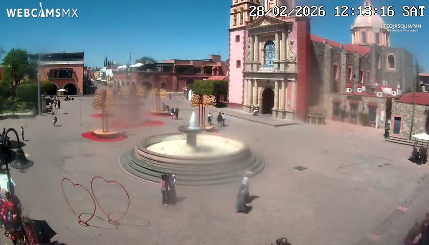 Tequisquiapan, Plaza Miguel Hidalgo & Parish St. Mary of the Assumption Live Cam - Tequisquiapan, Queretaro, Mexico