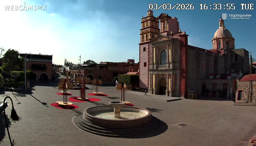 Tequisquiapan, Plaza Miguel Hidalgo & Parish St. Mary of the Assumption Live Cam - Tequisquiapan, Queretaro, Mexico