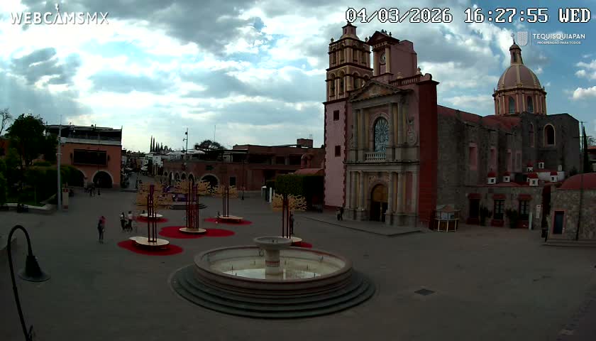 Tequisquiapan, Plaza Miguel Hidalgo & Parish St. Mary of the Assumption Live Cam - Tequisquiapan, Queretaro, Mexico