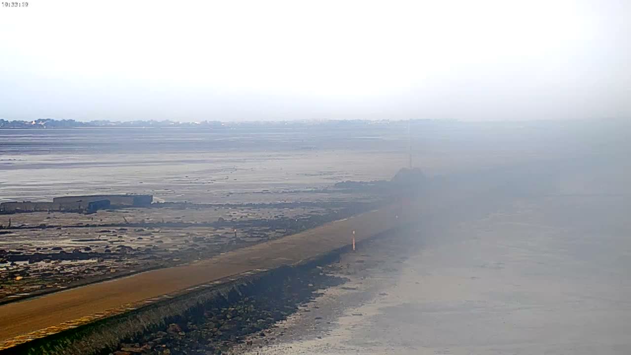 Noirmoutier - Passage du Gois Live Cam - Les Sables-d'Olonne , Vendée, Pays de la Loire, France