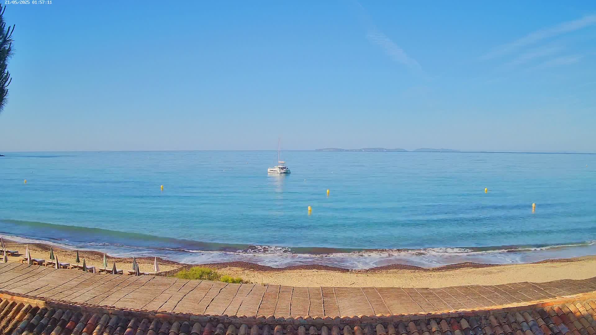 La Croix-Valmer - Plage d'Heraclee Live Cam  - Draguignan,  Var, Provence-Alpes-Cote d’Azur, France