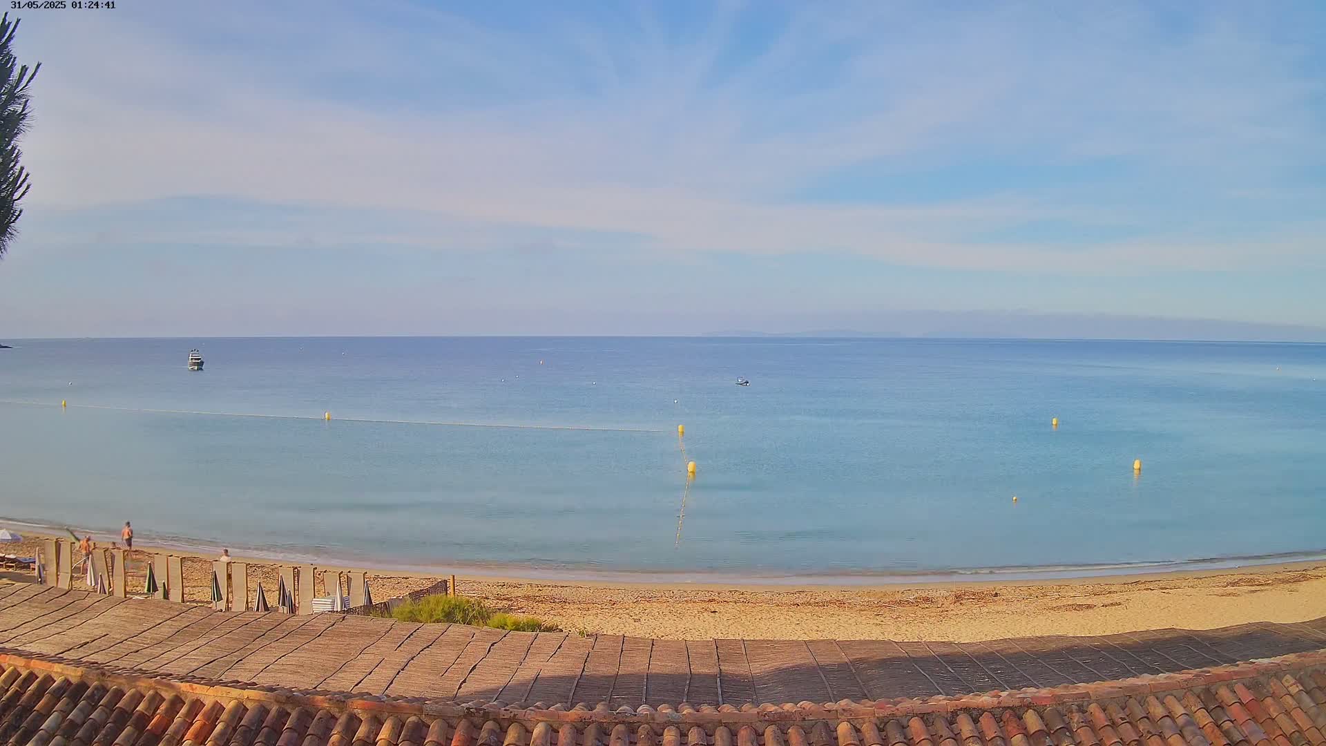 La Croix-Valmer - Plage d'Heraclee Live Cam  - Draguignan,  Var, Provence-Alpes-Cote d’Azur, France