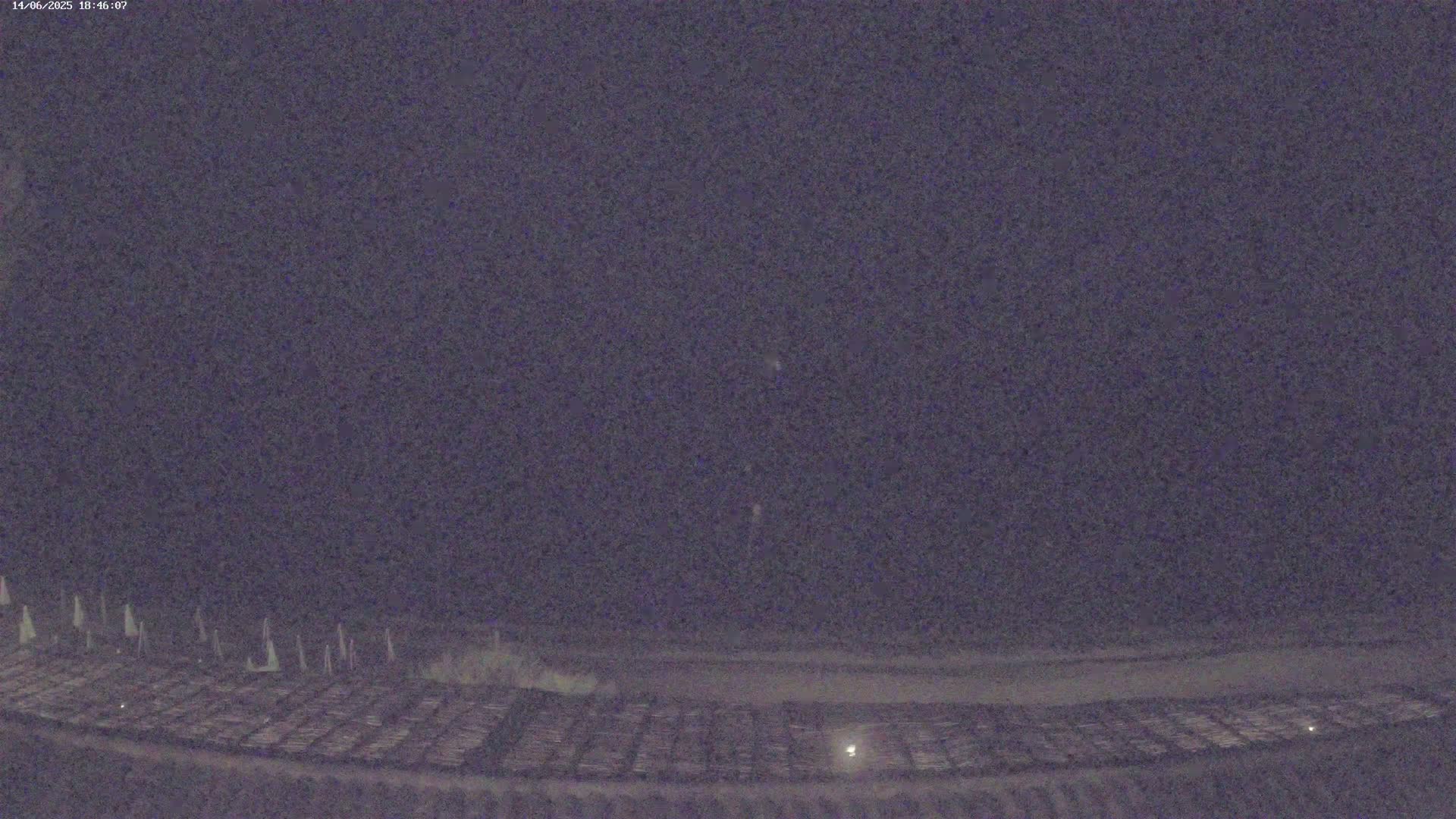 La Croix-Valmer - Plage d'Heraclee Live Cam  - Draguignan,  Var, Provence-Alpes-Cote d’Azur, France