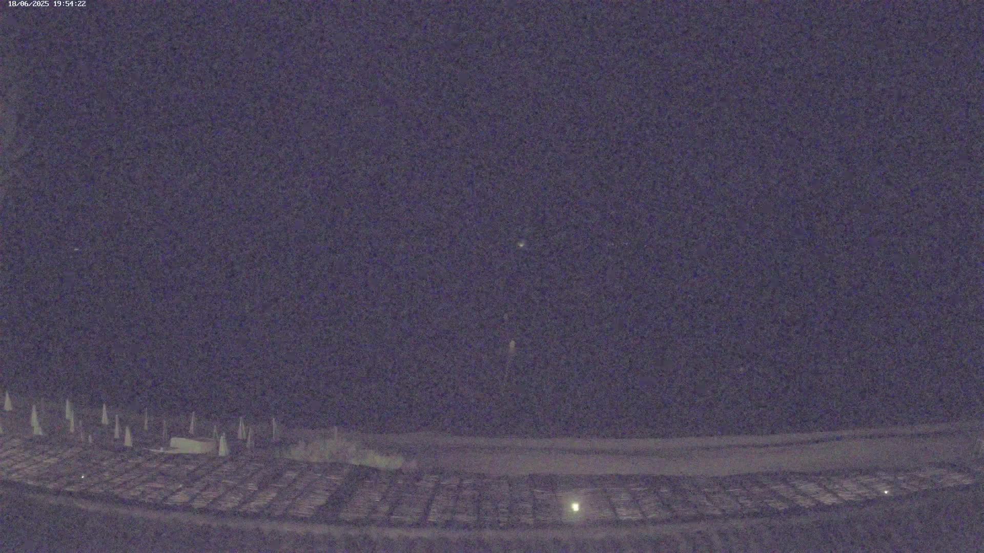 La Croix-Valmer - Plage d'Heraclee Live Cam  - Draguignan,  Var, Provence-Alpes-Cote d’Azur, France