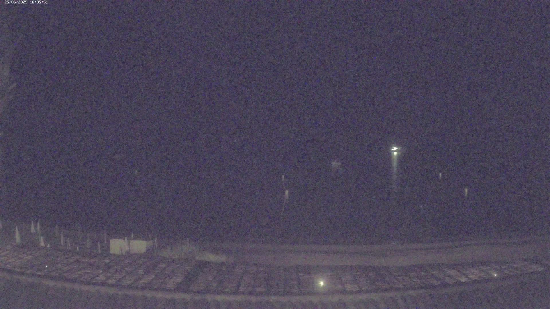 La Croix-Valmer - Plage d'Heraclee Live Cam  - Draguignan,  Var, Provence-Alpes-Cote d’Azur, France