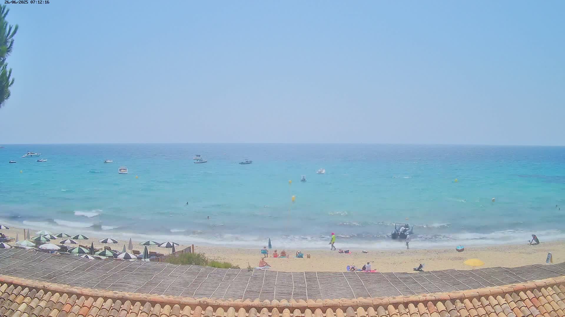 La Croix-Valmer - Plage d'Heraclee Live Cam  - Draguignan,  Var, Provence-Alpes-Cote d’Azur, France