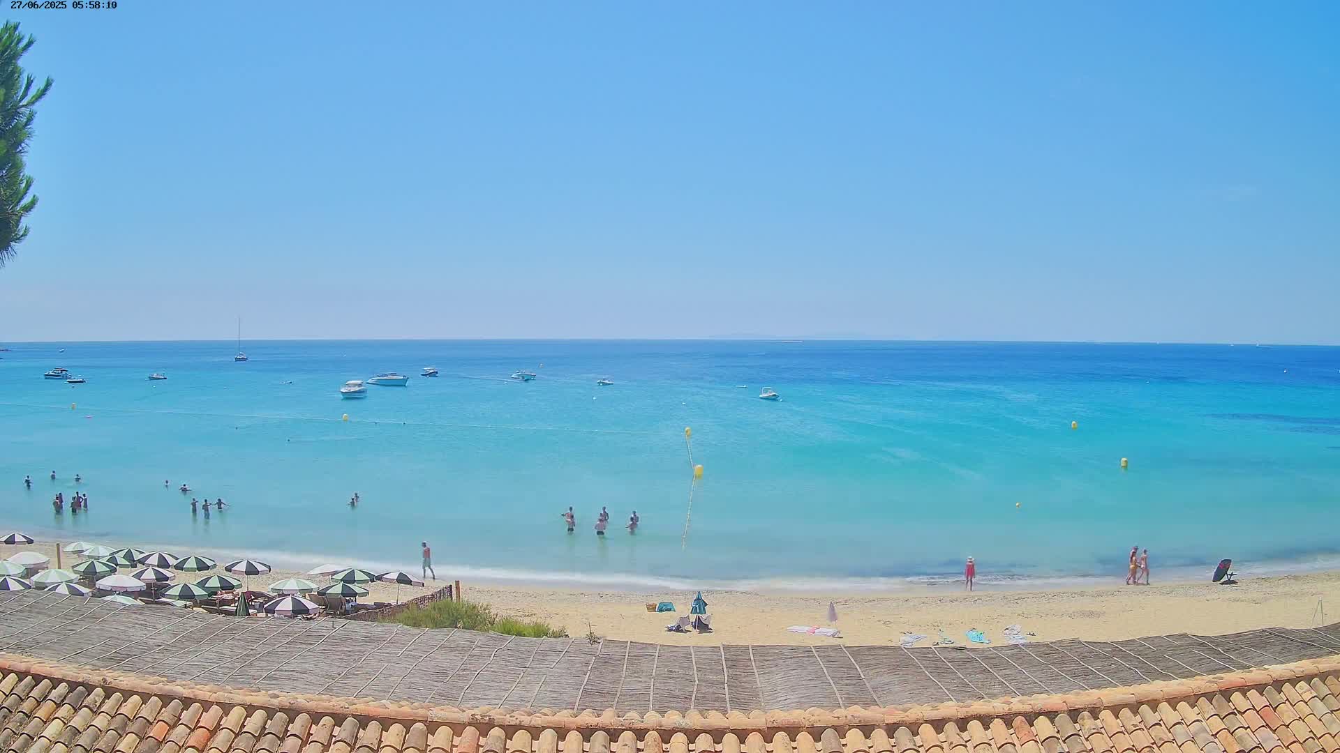 La Croix-Valmer - Plage d'Heraclee Live Cam  - Draguignan,  Var, Provence-Alpes-Cote d’Azur, France
