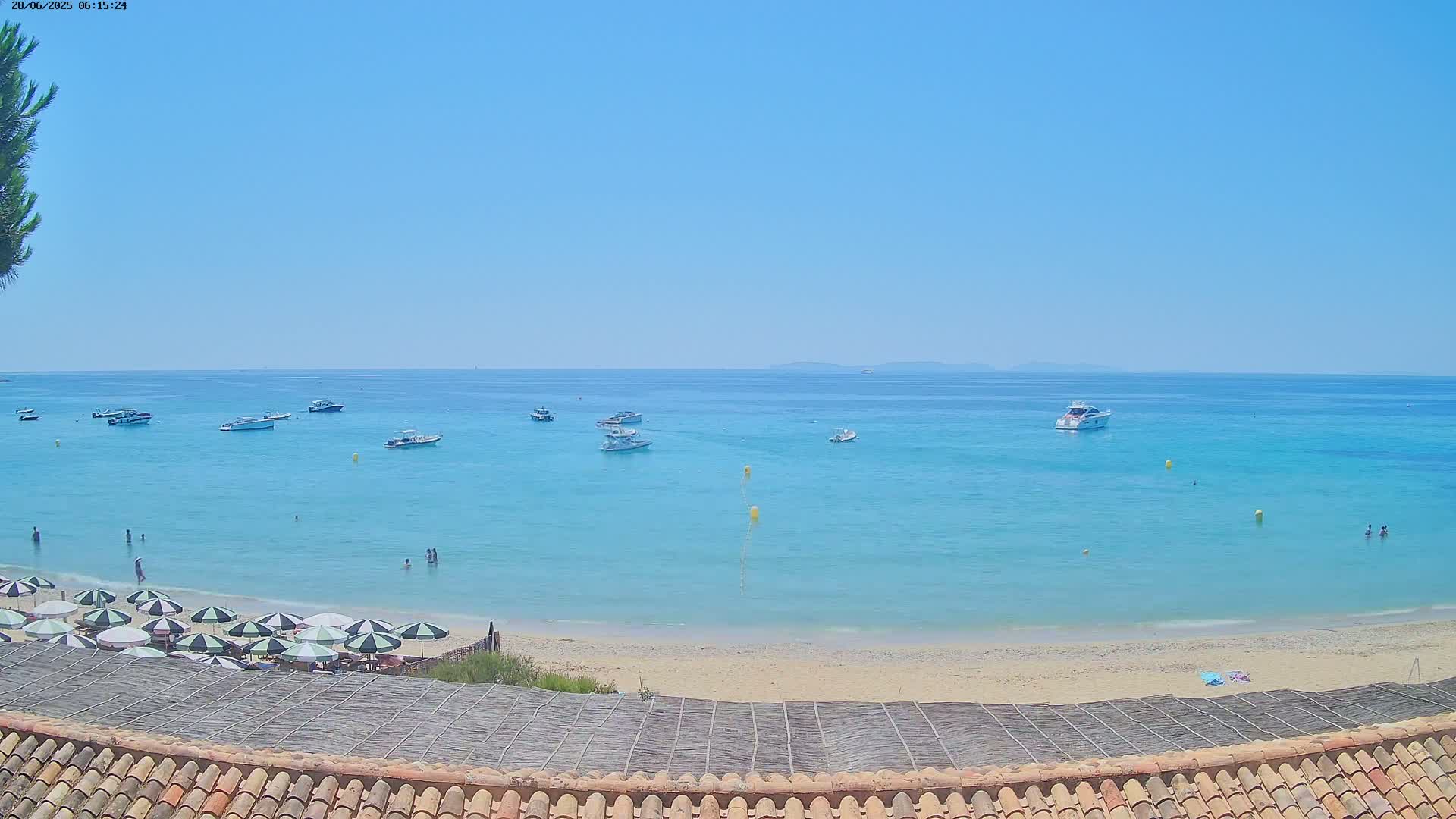 La Croix-Valmer - Plage d'Heraclee Live Cam  - Draguignan,  Var, Provence-Alpes-Cote d’Azur, France