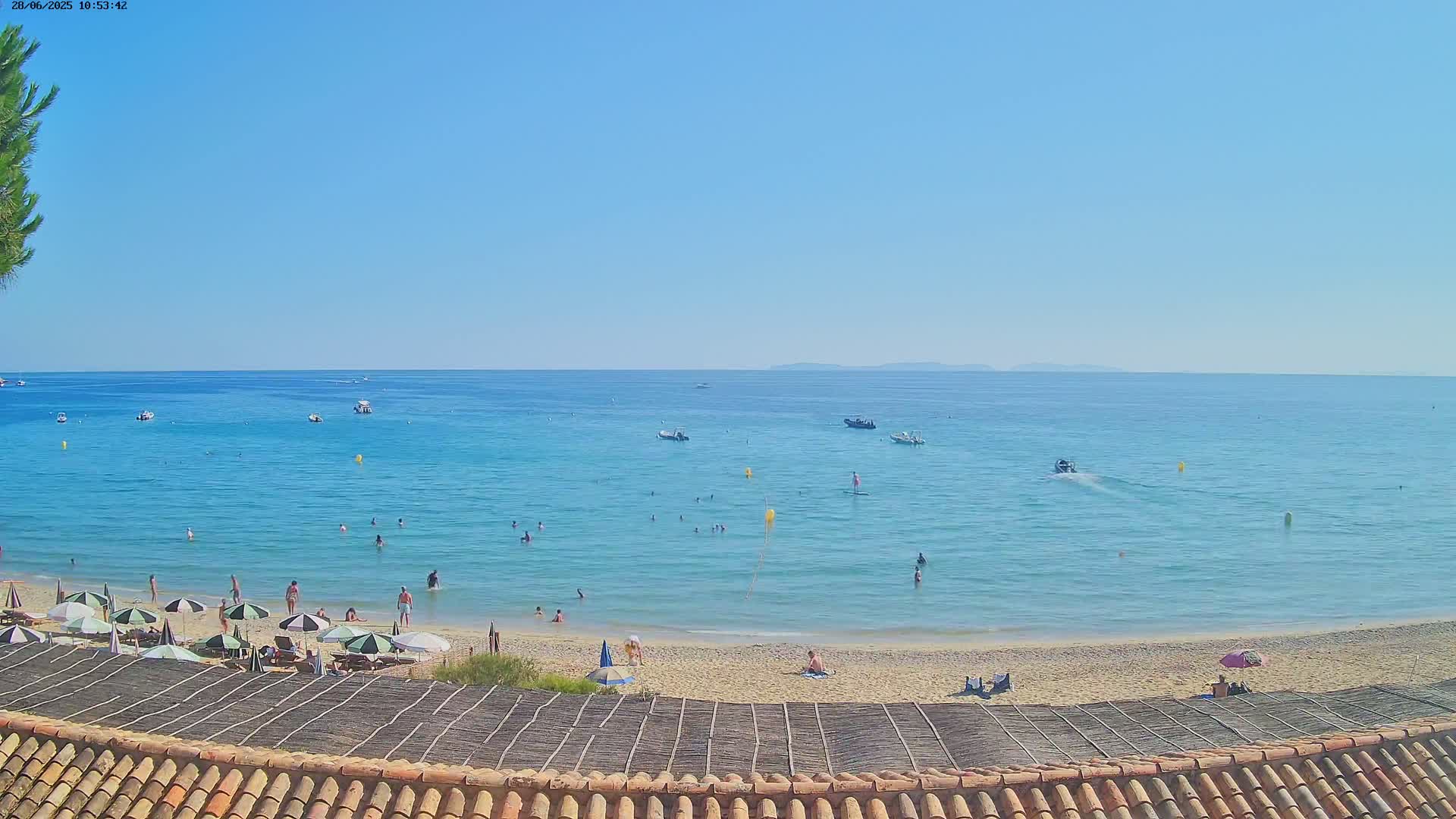 La Croix-Valmer - Plage d'Heraclee Live Cam  - Draguignan,  Var, Provence-Alpes-Cote d’Azur, France