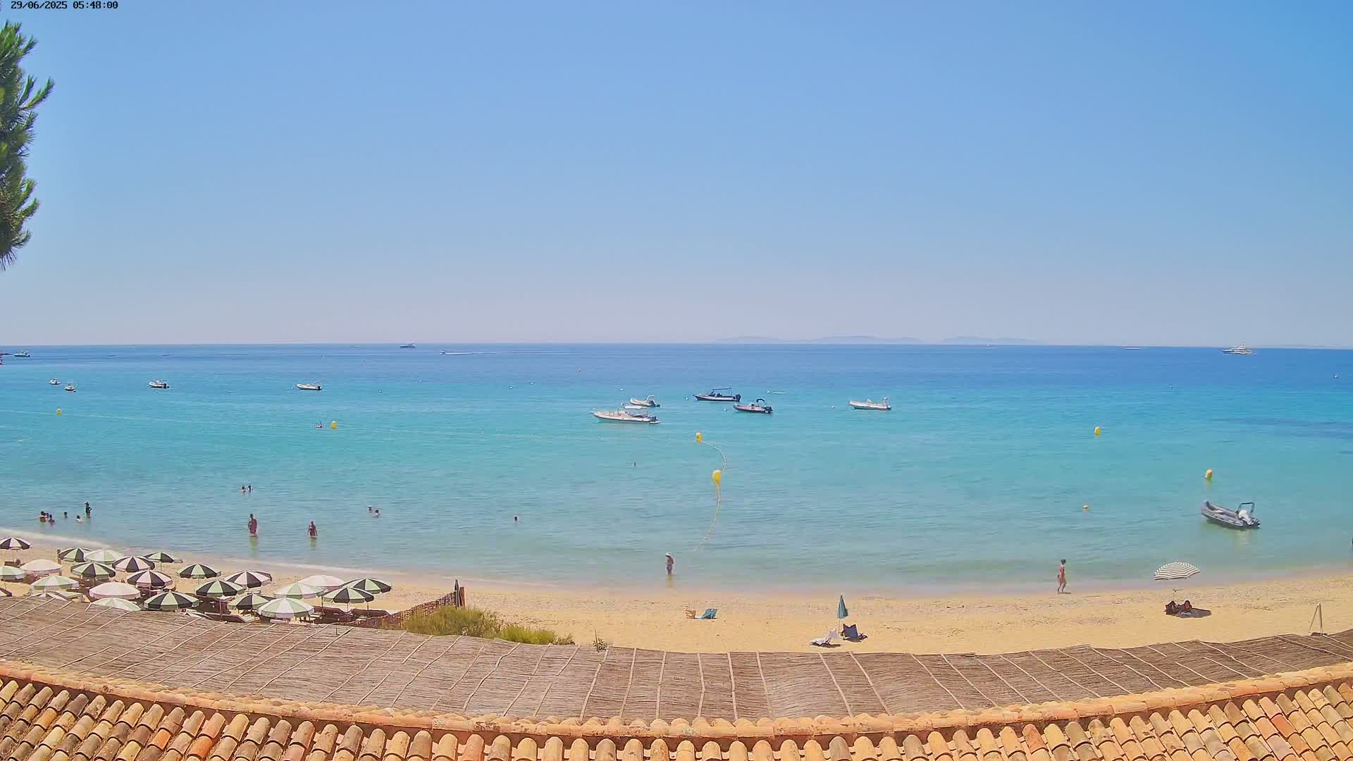 La Croix-Valmer - Plage d'Heraclee Live Cam  - Draguignan,  Var, Provence-Alpes-Cote d’Azur, France