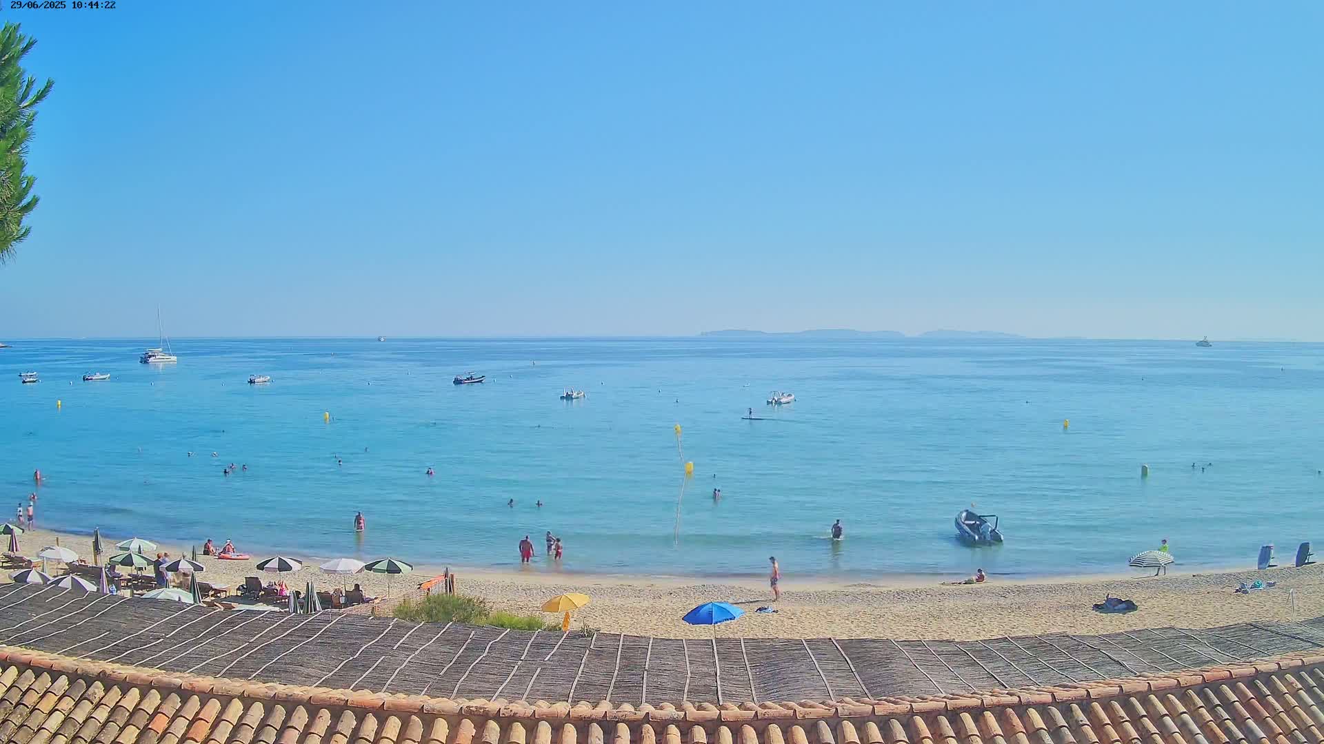 La Croix-Valmer - Plage d'Heraclee Live Cam  - Draguignan,  Var, Provence-Alpes-Cote d’Azur, France
