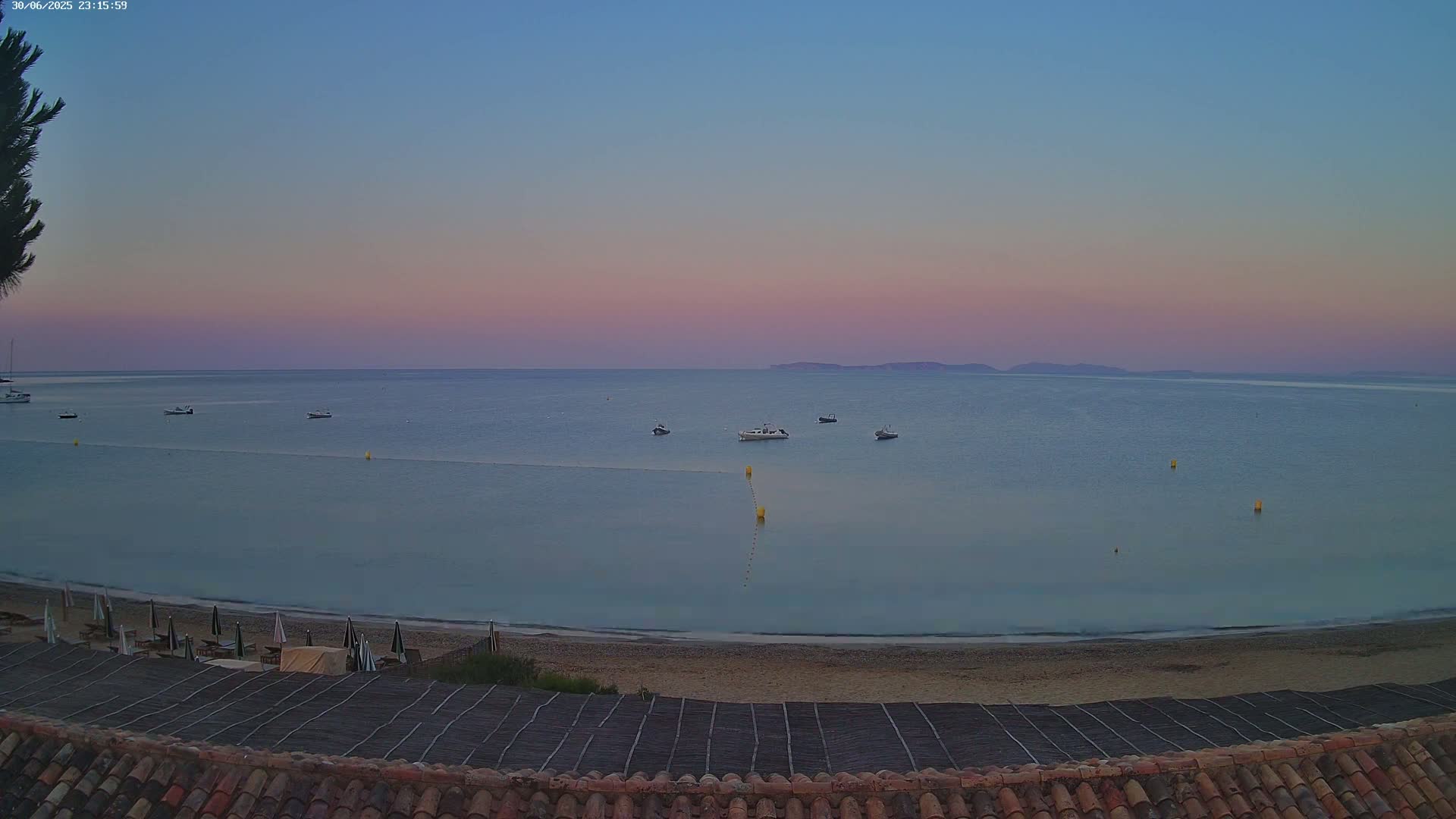 La Croix-Valmer - Plage d'Heraclee Live Cam  - Draguignan,  Var, Provence-Alpes-Cote d’Azur, France