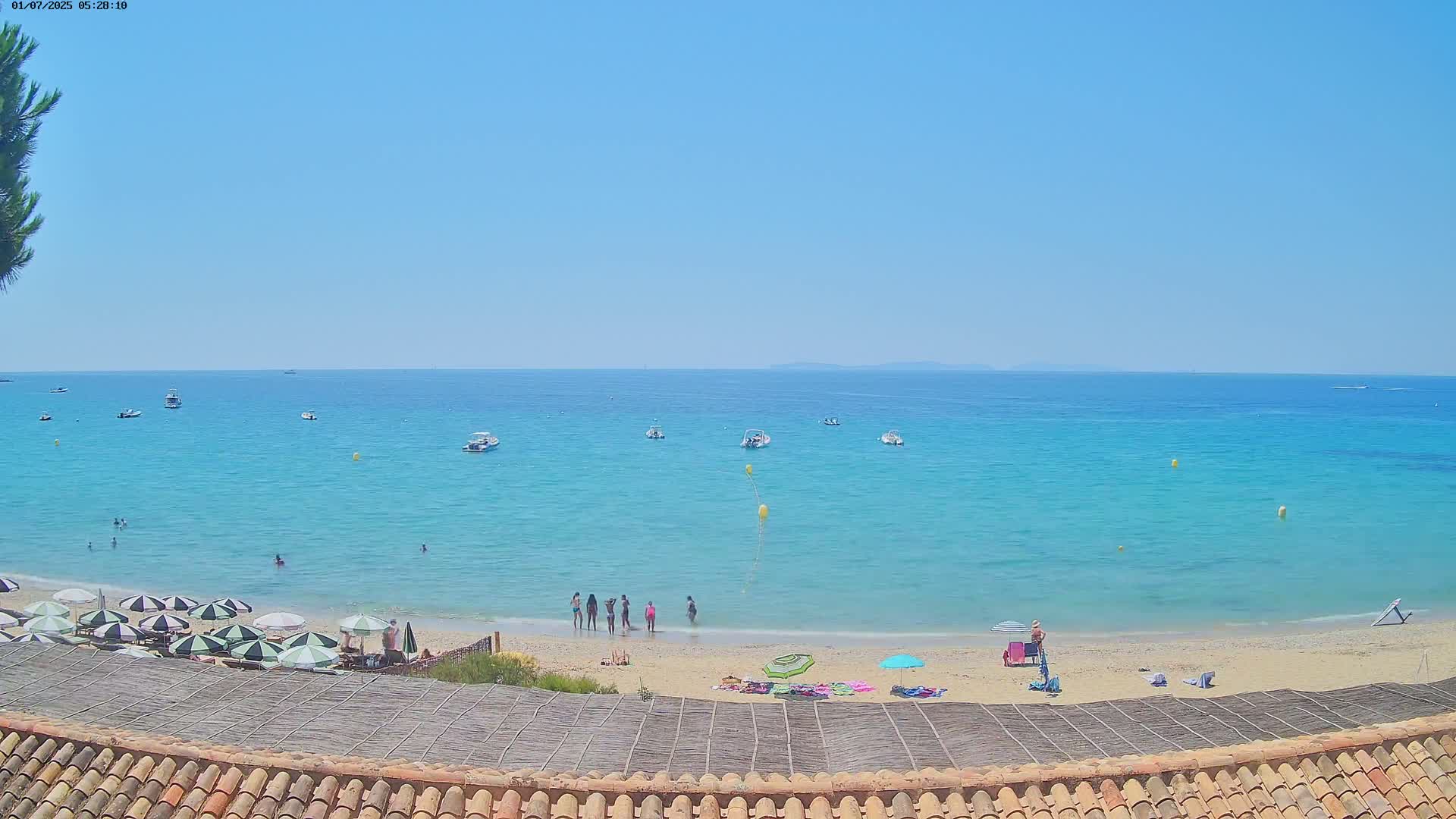 La Croix-Valmer - Plage d'Heraclee Live Cam  - Draguignan,  Var, Provence-Alpes-Cote d’Azur, France