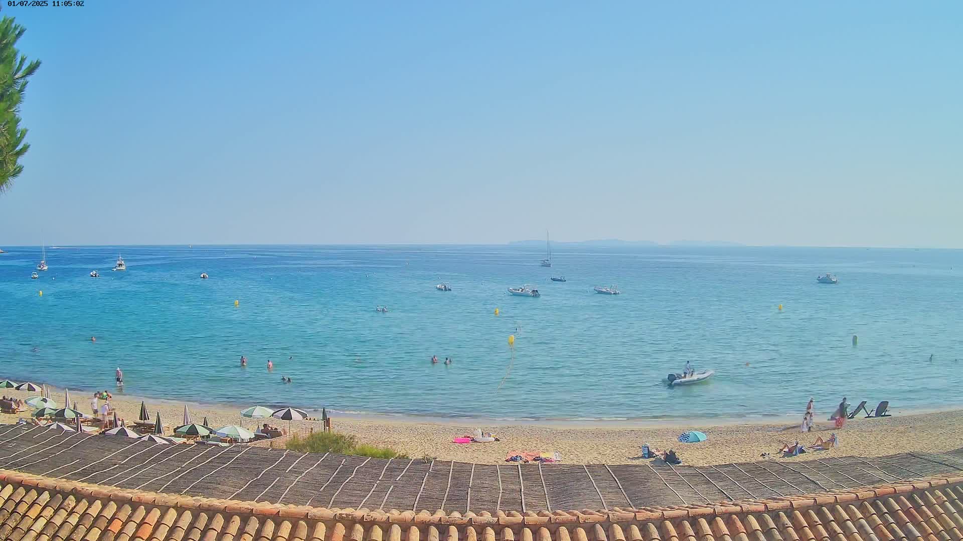 La Croix-Valmer - Plage d'Heraclee Live Cam  - Draguignan,  Var, Provence-Alpes-Cote d’Azur, France