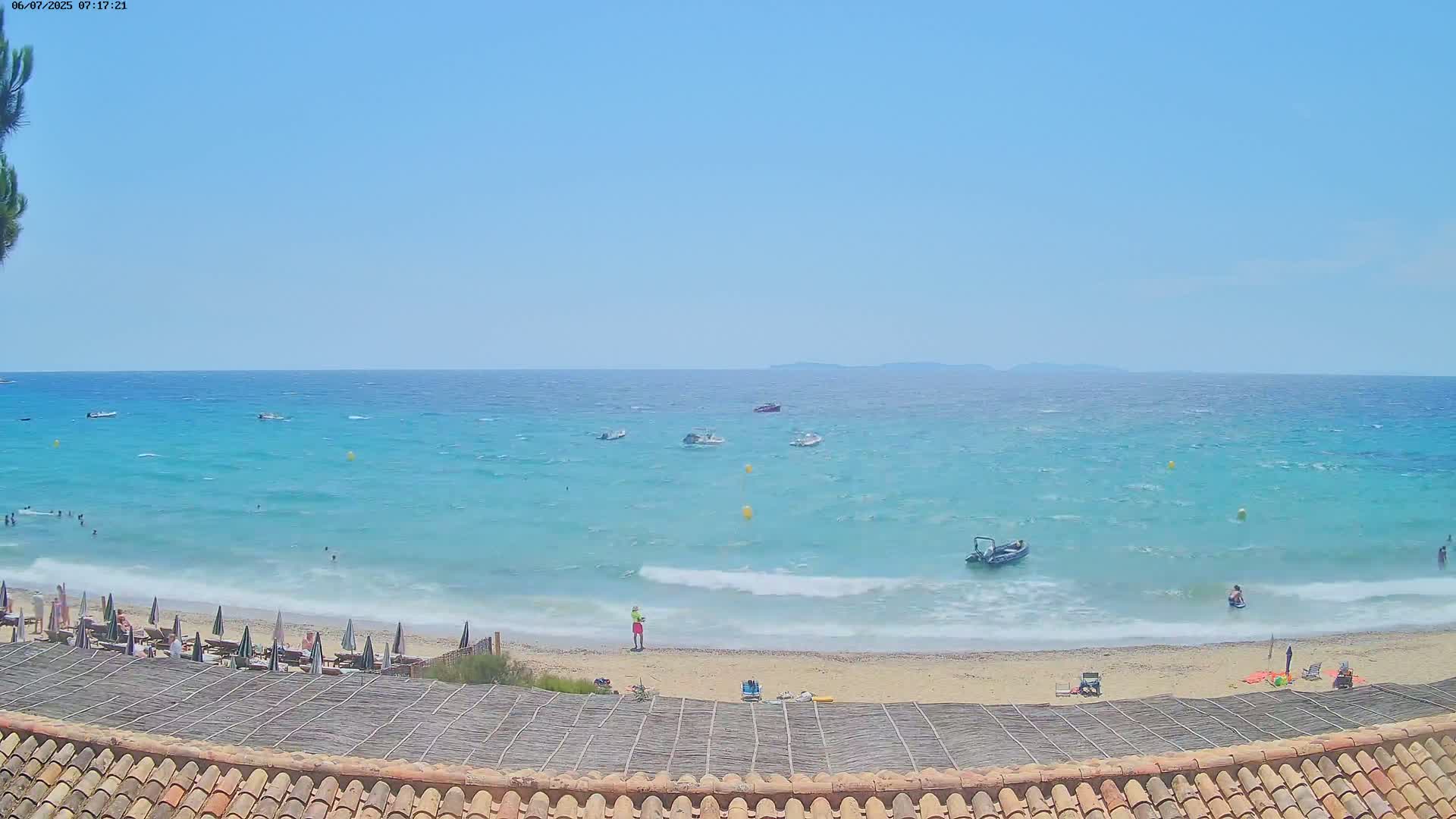 La Croix-Valmer - Plage d'Heraclee Live Cam  - Draguignan,  Var, Provence-Alpes-Cote d’Azur, France