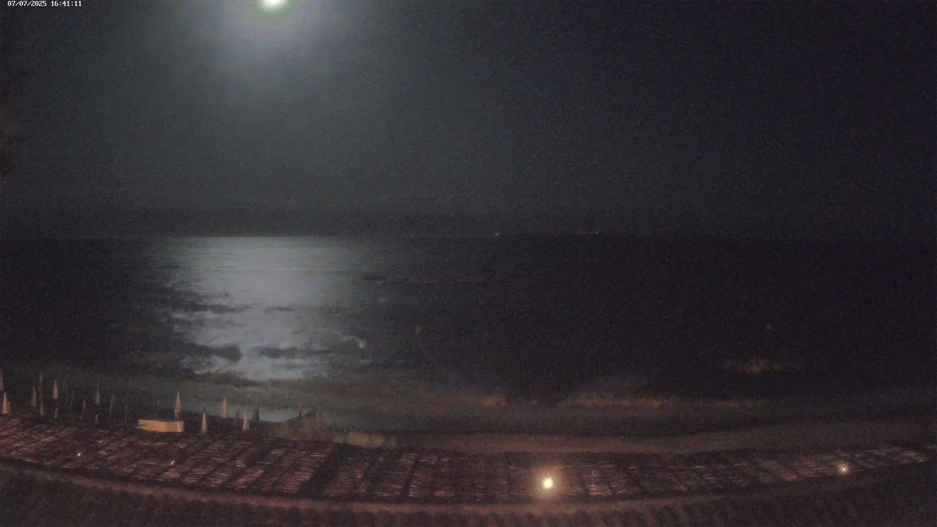 La Croix-Valmer - Plage d'Heraclee Live Cam  - Draguignan,  Var, Provence-Alpes-Cote d’Azur, France