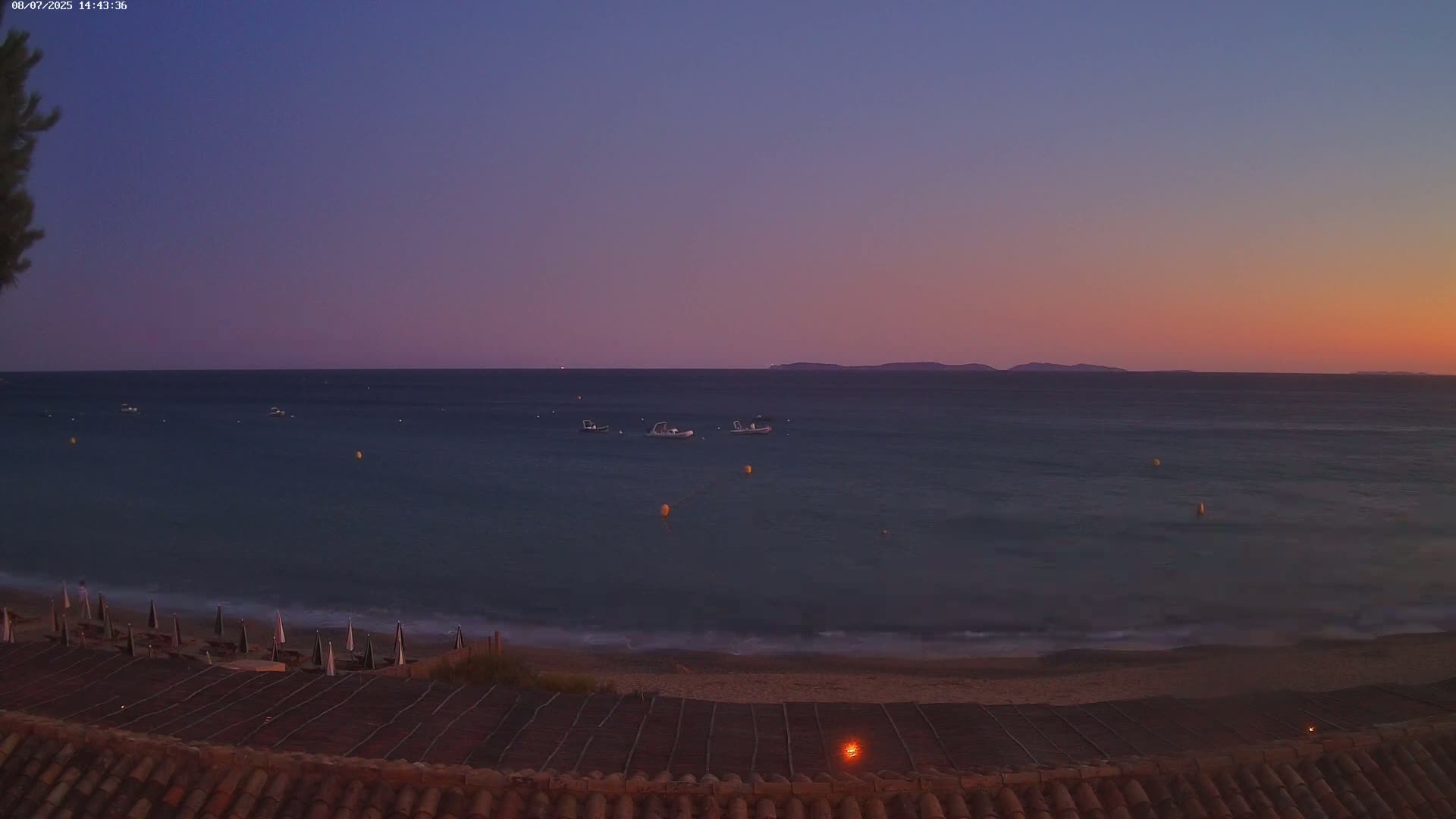 La Croix-Valmer - Plage d'Heraclee Live Cam  - Draguignan,  Var, Provence-Alpes-Cote d’Azur, France
