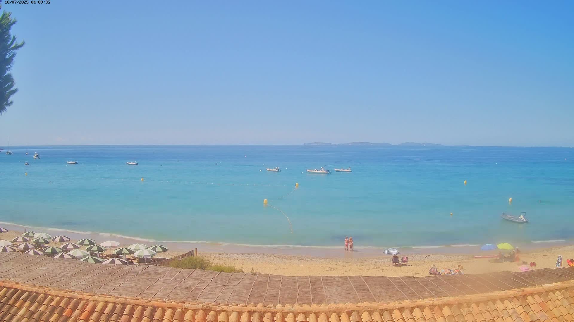 La Croix-Valmer - Plage d'Heraclee Live Cam  - Draguignan,  Var, Provence-Alpes-Cote d’Azur, France