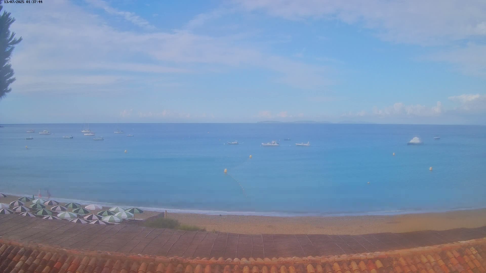 La Croix-Valmer - Plage d'Heraclee Live Cam  - Draguignan,  Var, Provence-Alpes-Cote d’Azur, France