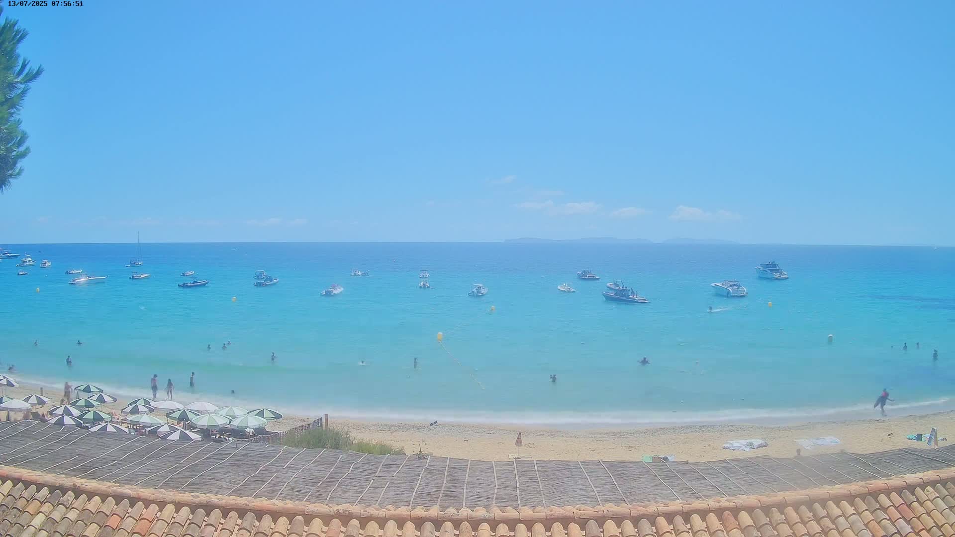 La Croix-Valmer - Plage d'Heraclee Live Cam  - Draguignan,  Var, Provence-Alpes-Cote d’Azur, France