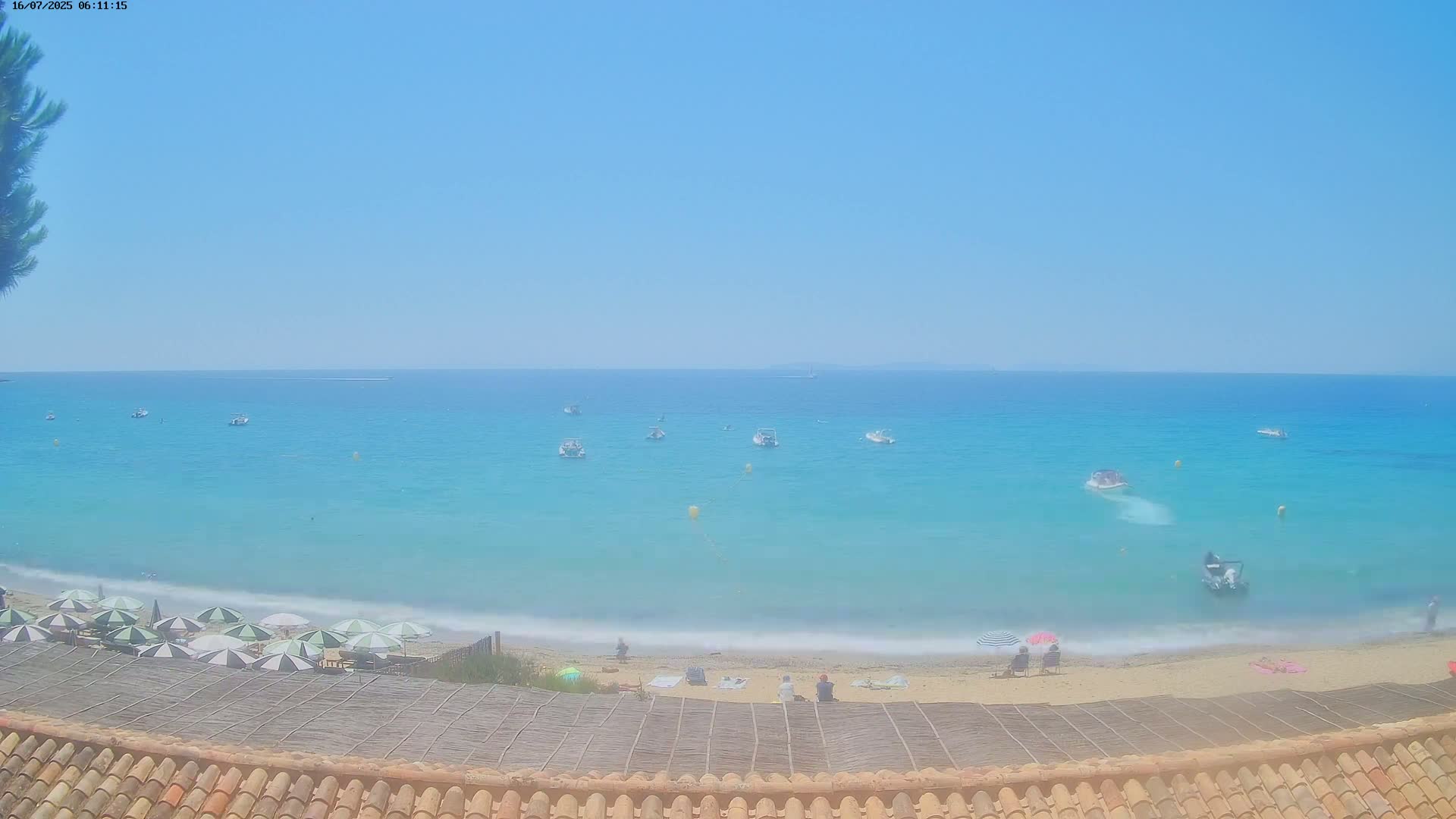 La Croix-Valmer - Plage d'Heraclee Live Cam  - Draguignan,  Var, Provence-Alpes-Cote d’Azur, France