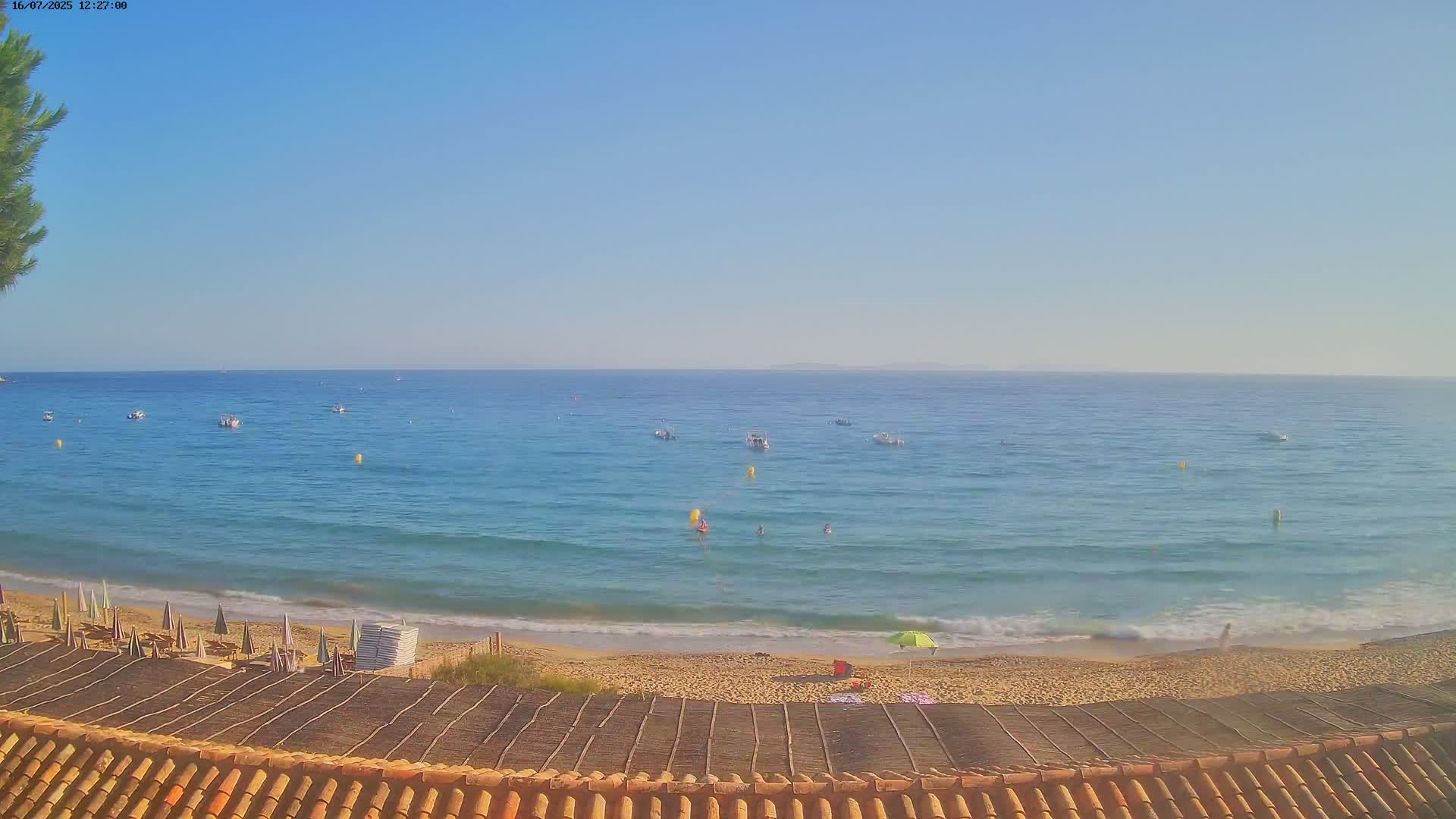 La Croix-Valmer - Plage d'Heraclee Live Cam  - Draguignan,  Var, Provence-Alpes-Cote d’Azur, France