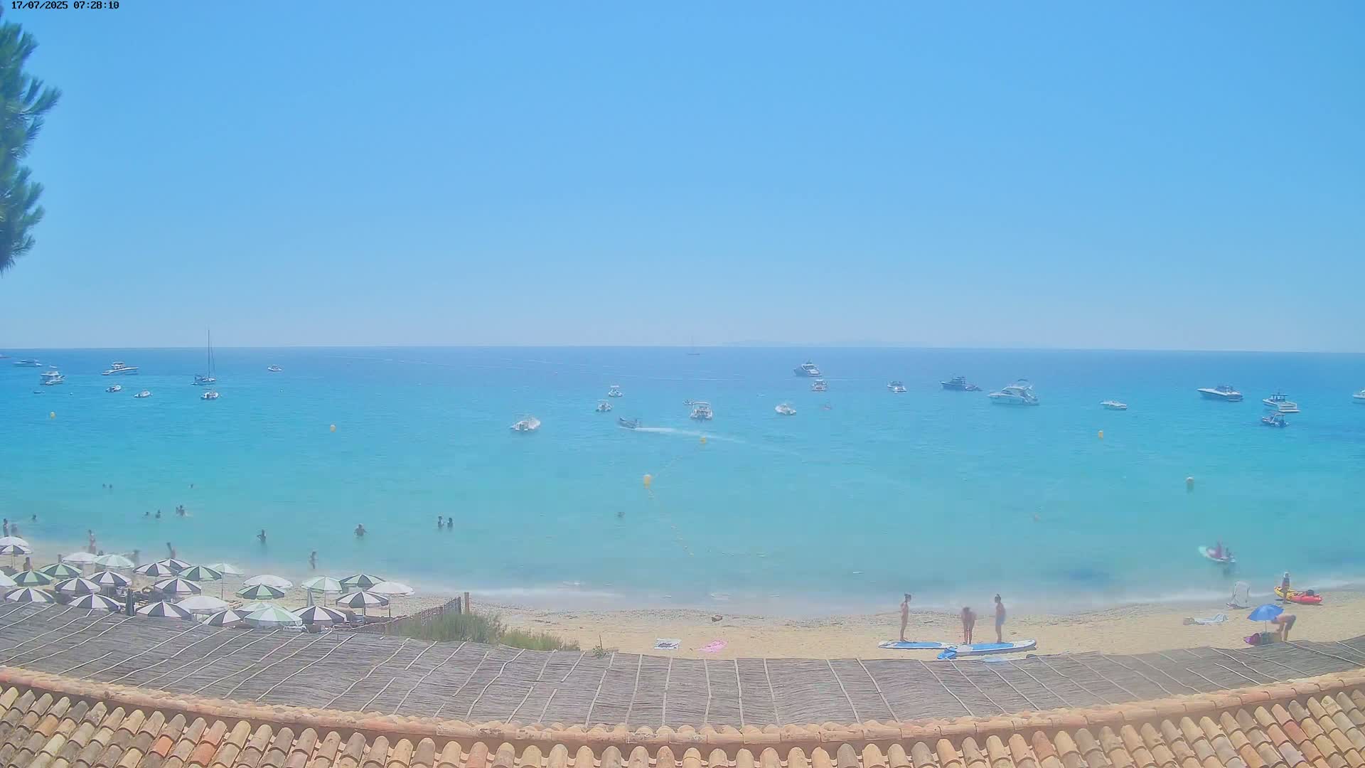 La Croix-Valmer - Plage d'Heraclee Live Cam  - Draguignan,  Var, Provence-Alpes-Cote d’Azur, France