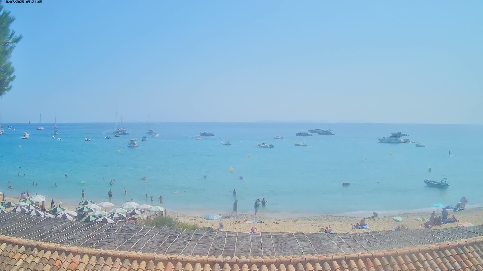 La Croix-Valmer - Plage d'Heraclee Live Cam  - Draguignan,  Var, Provence-Alpes-Cote d’Azur, France