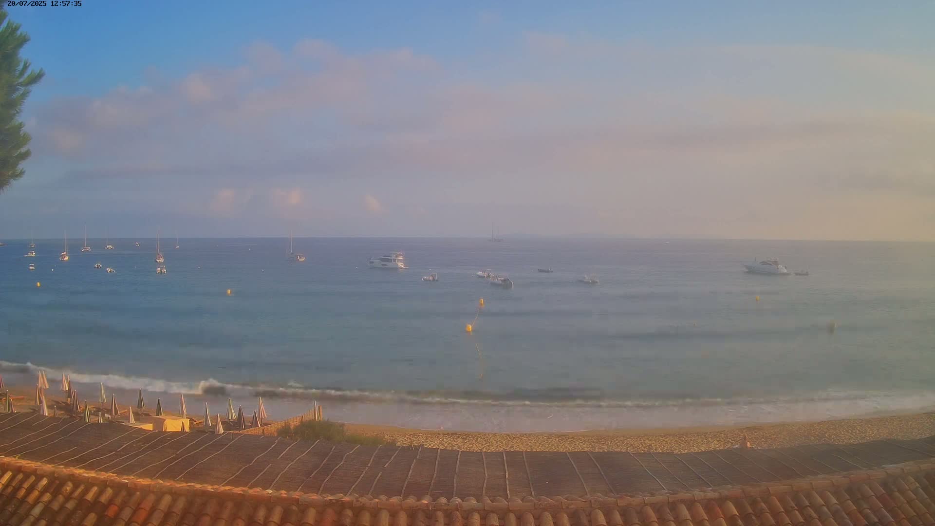 La Croix-Valmer - Plage d'Heraclee Live Cam  - Draguignan,  Var, Provence-Alpes-Cote d’Azur, France