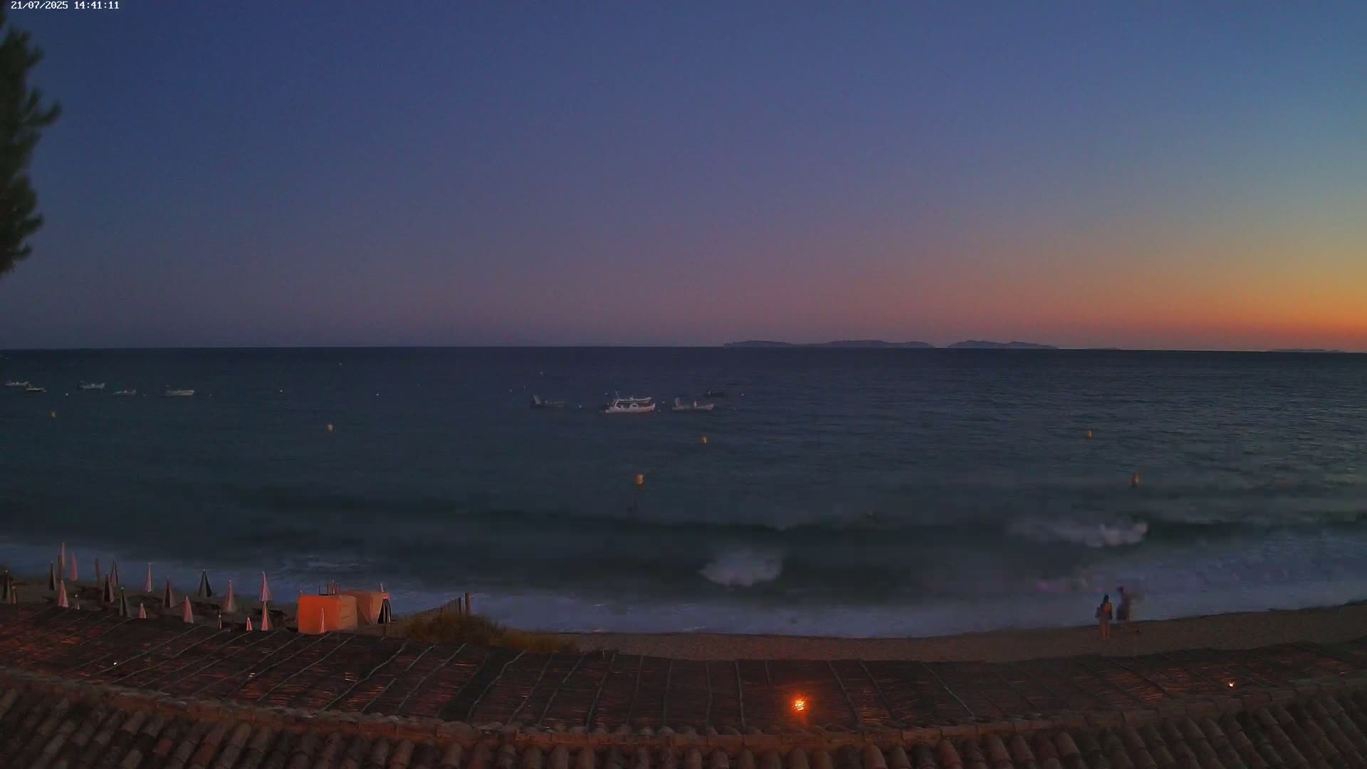 La Croix-Valmer - Plage d'Heraclee Live Cam  - Draguignan,  Var, Provence-Alpes-Cote d’Azur, France