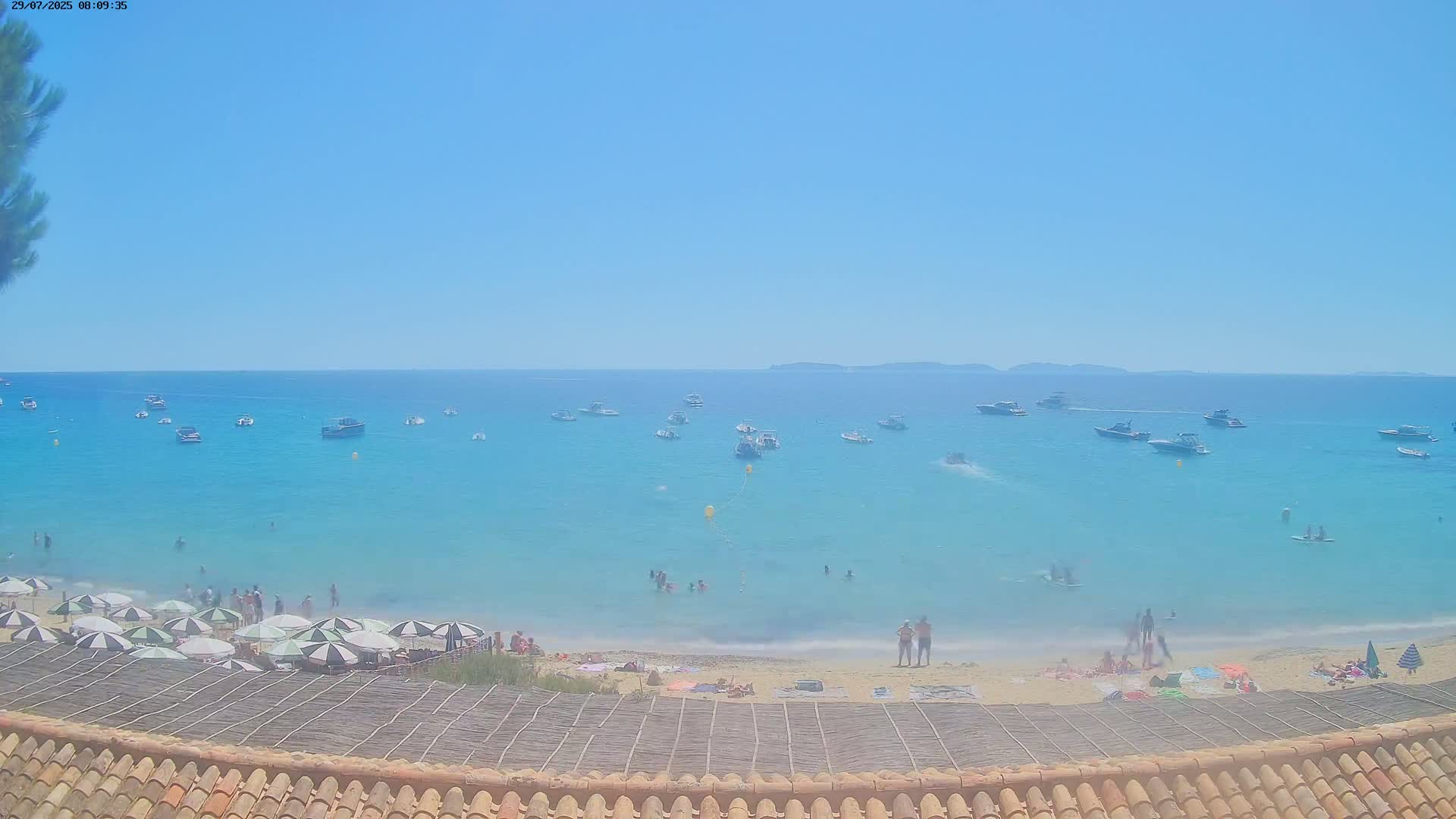 La Croix-Valmer - Plage d'Heraclee Live Cam  - Draguignan,  Var, Provence-Alpes-Cote d’Azur, France