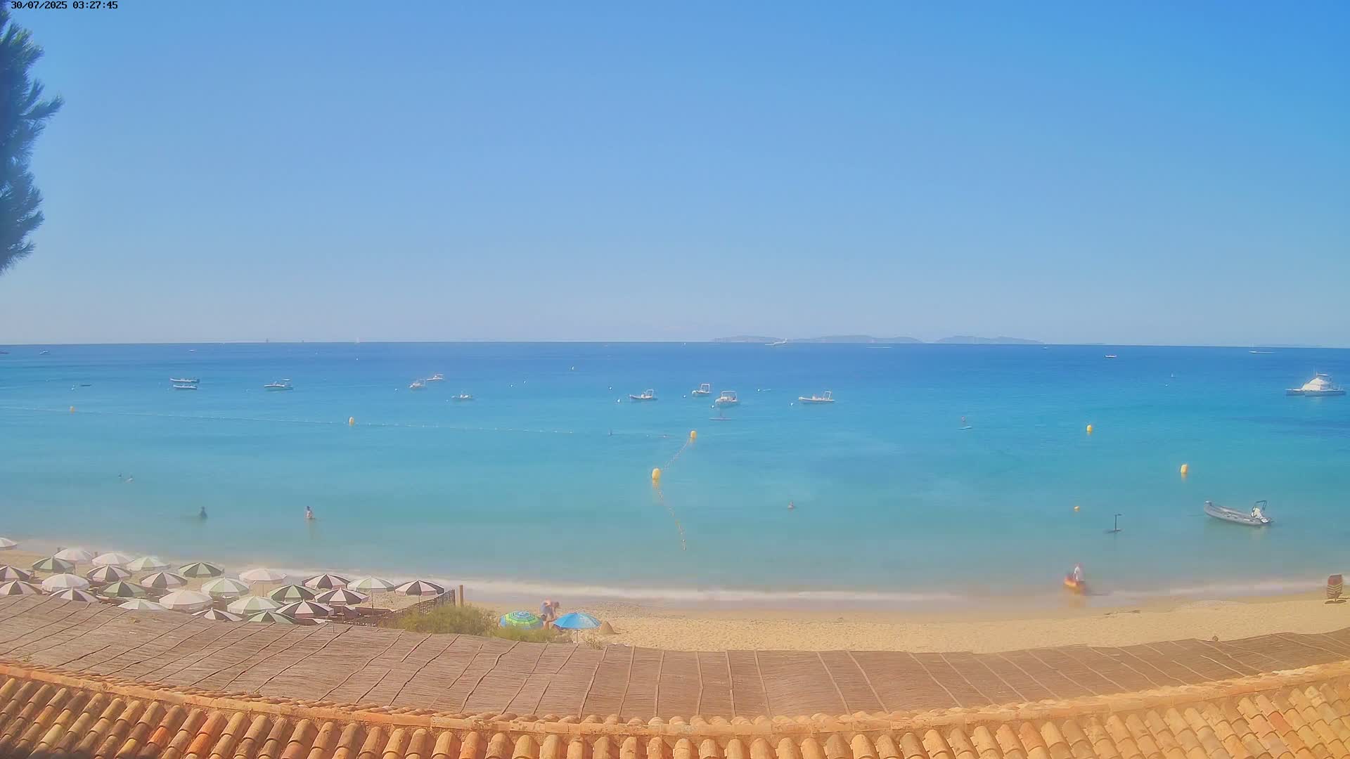 La Croix-Valmer - Plage d'Heraclee Live Cam  - Draguignan,  Var, Provence-Alpes-Cote d’Azur, France