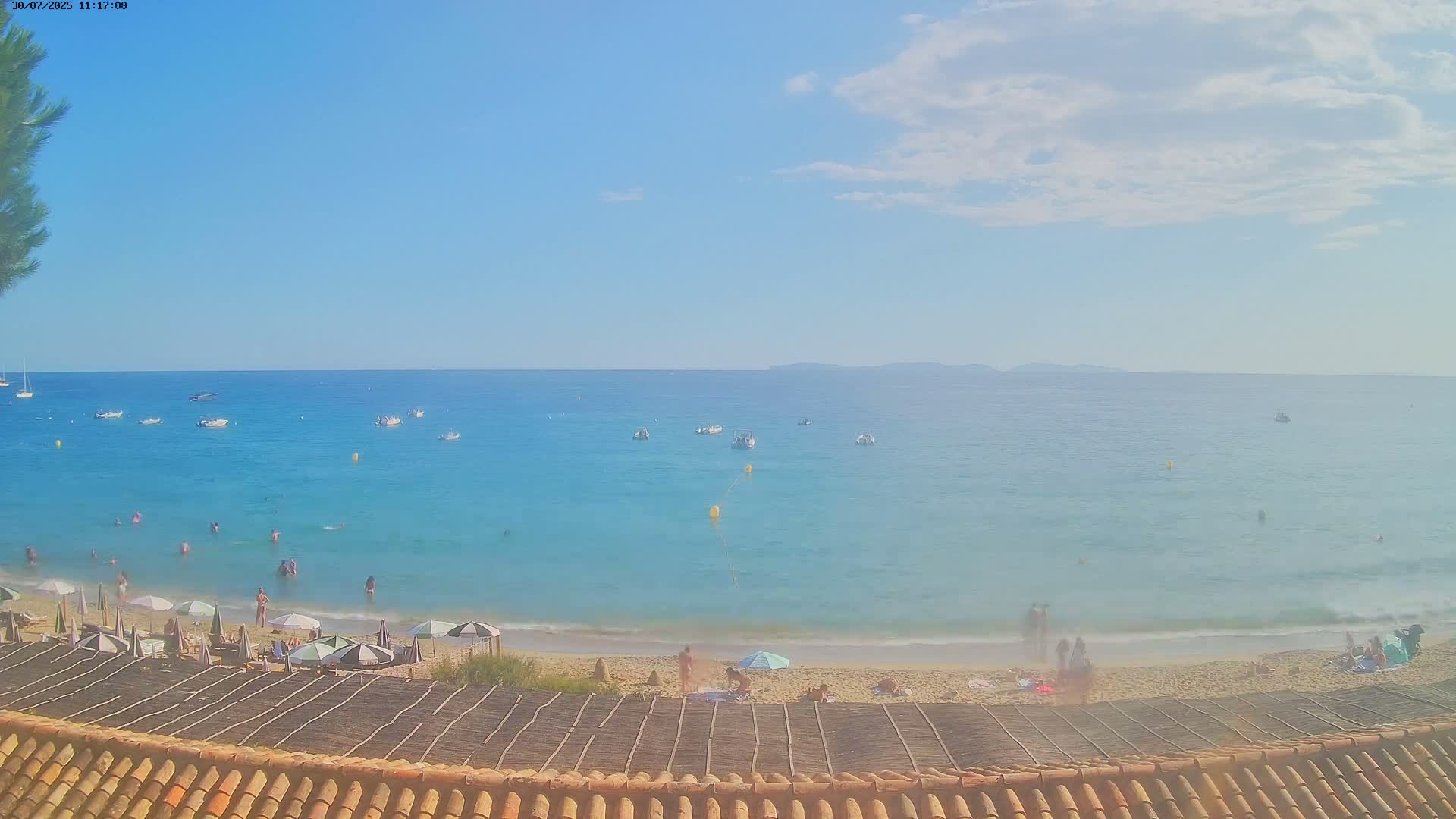 La Croix-Valmer - Plage d'Heraclee Live Cam  - Draguignan,  Var, Provence-Alpes-Cote d’Azur, France