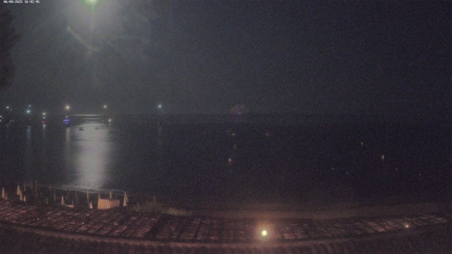 La Croix-Valmer - Plage d'Heraclee Live Cam  - Draguignan,  Var, Provence-Alpes-Cote d’Azur, France