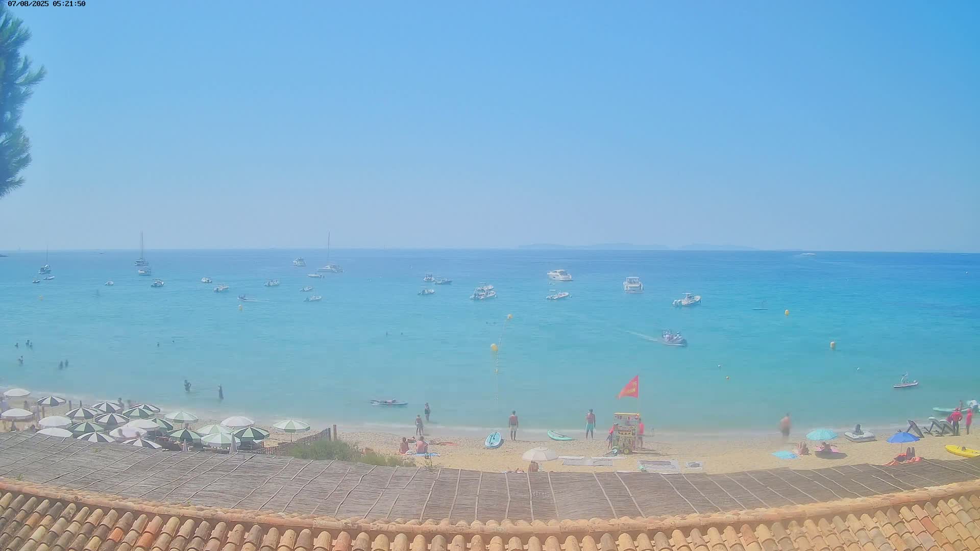 La Croix-Valmer - Plage d'Heraclee Live Cam  - Draguignan,  Var, Provence-Alpes-Cote d’Azur, France