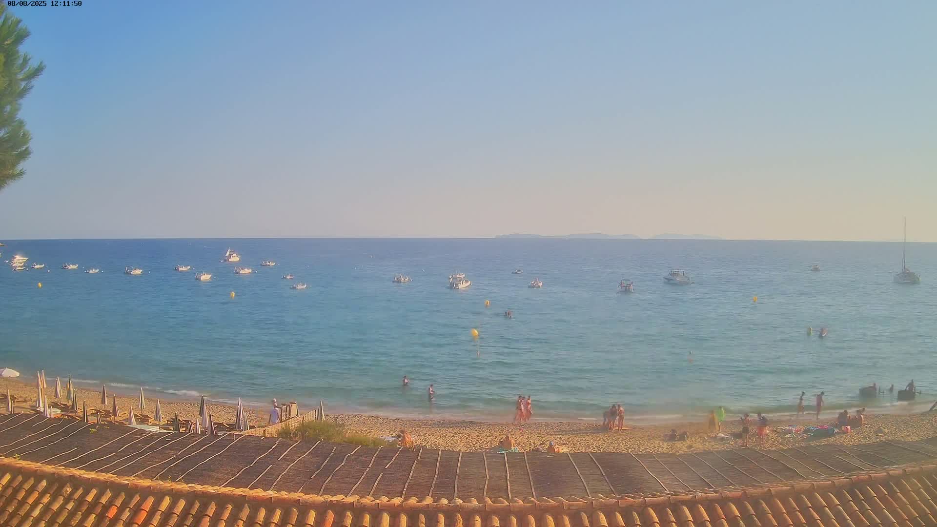 La Croix-Valmer - Plage d'Heraclee Live Cam  - Draguignan,  Var, Provence-Alpes-Cote d’Azur, France