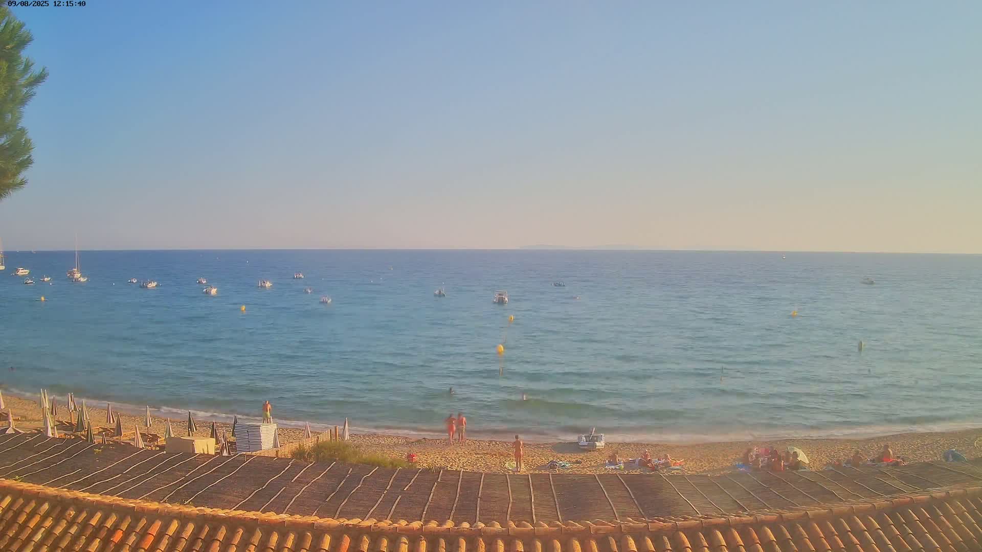 La Croix-Valmer - Plage d'Heraclee Live Cam  - Draguignan,  Var, Provence-Alpes-Cote d’Azur, France