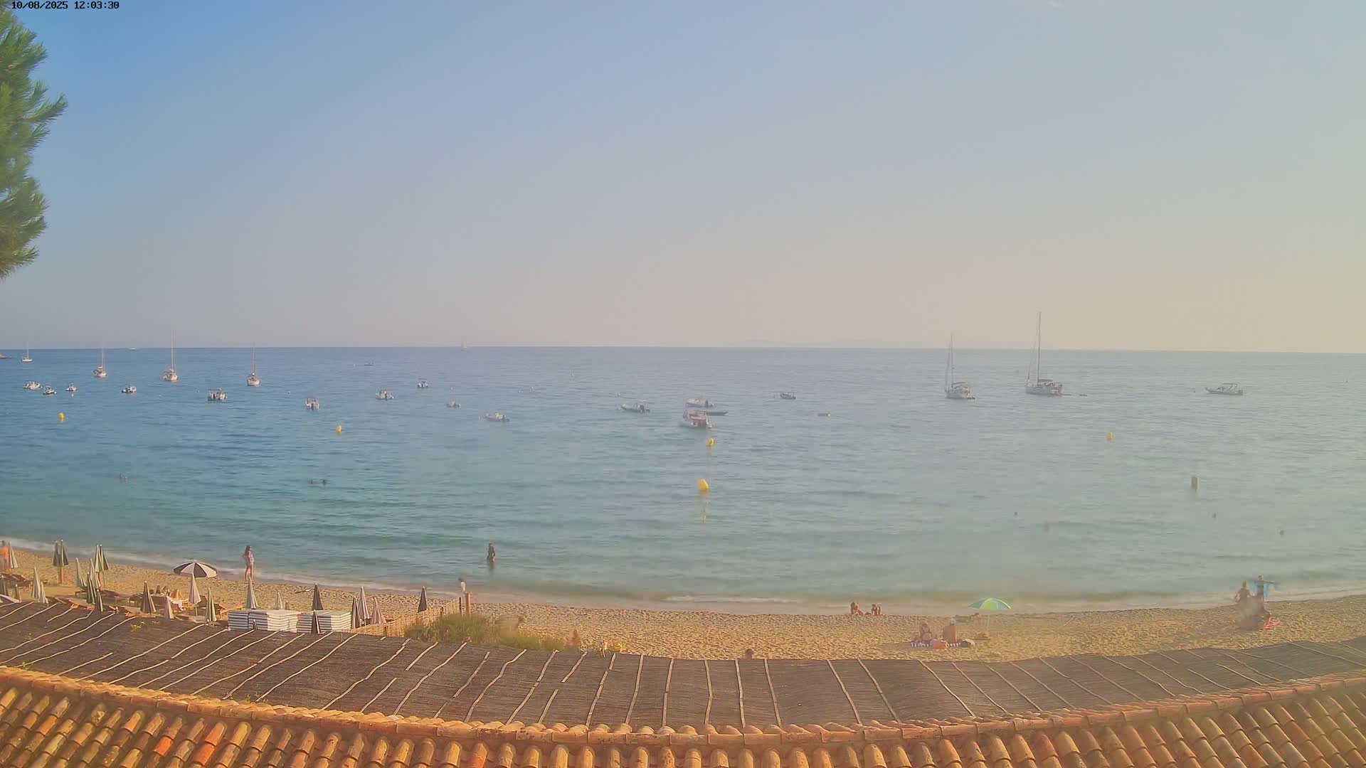 La Croix-Valmer - Plage d'Heraclee Live Cam  - Draguignan,  Var, Provence-Alpes-Cote d’Azur, France