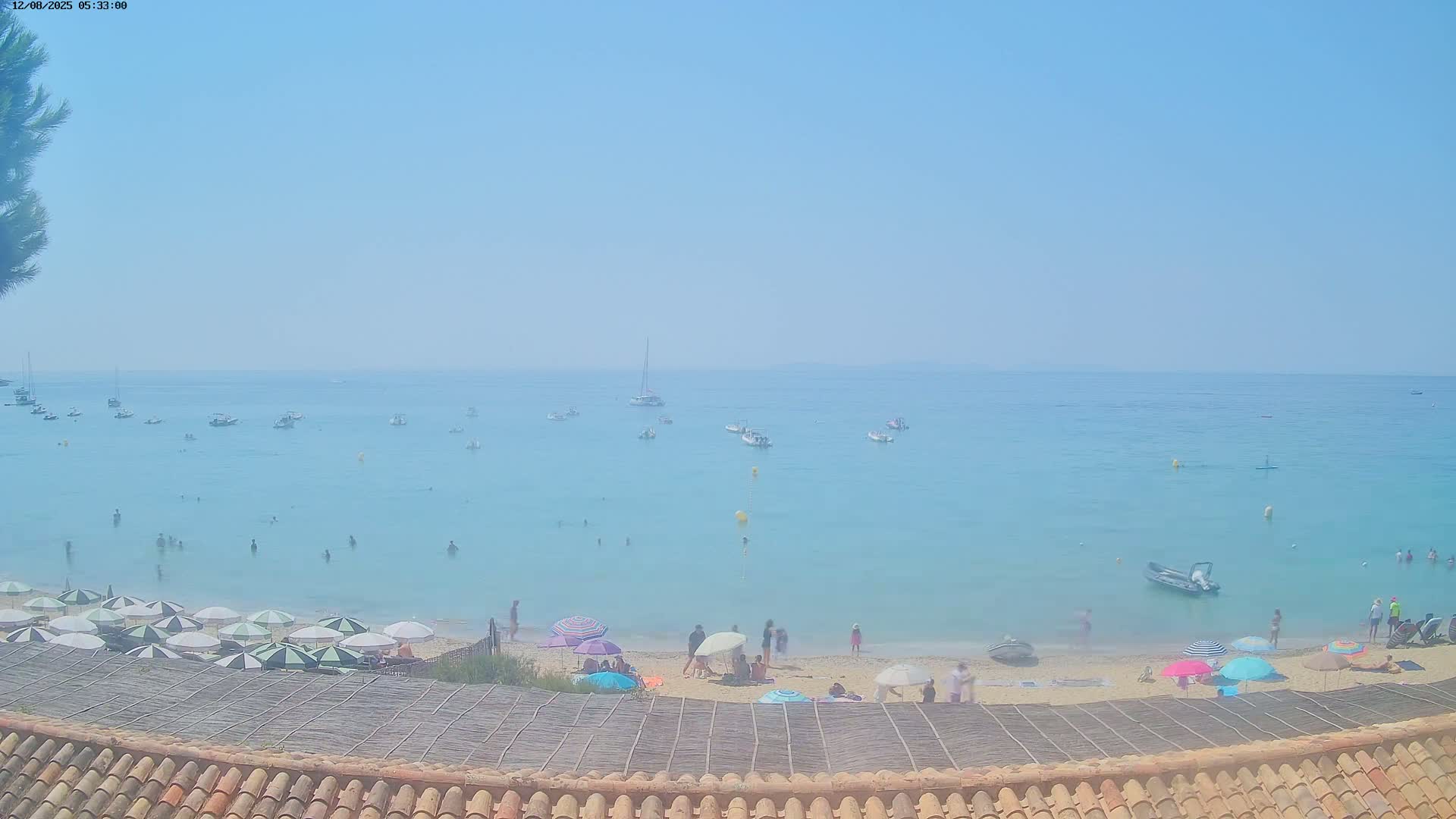 La Croix-Valmer - Plage d'Heraclee Live Cam  - Draguignan,  Var, Provence-Alpes-Cote d’Azur, France