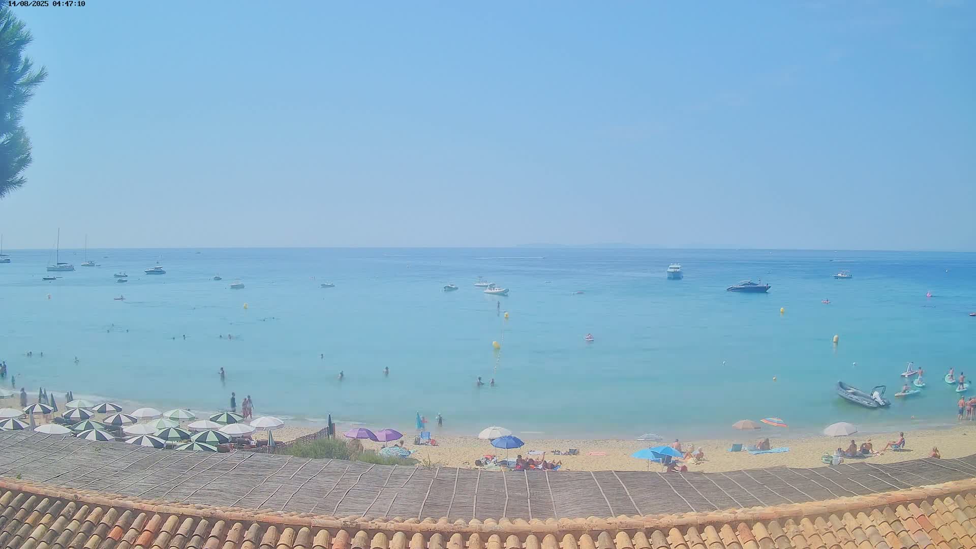 La Croix-Valmer - Plage d'Heraclee Live Cam  - Draguignan,  Var, Provence-Alpes-Cote d’Azur, France